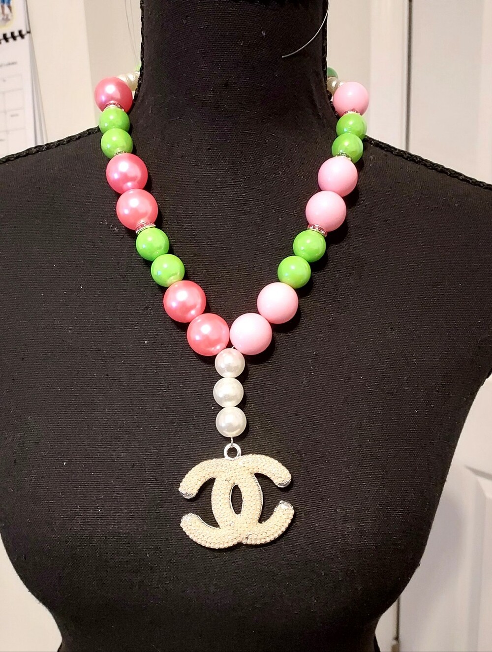 Handmade Beaded Pink & Green Necklace with Gold Interlocking Pendant.